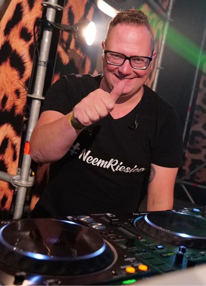 dj rieisco